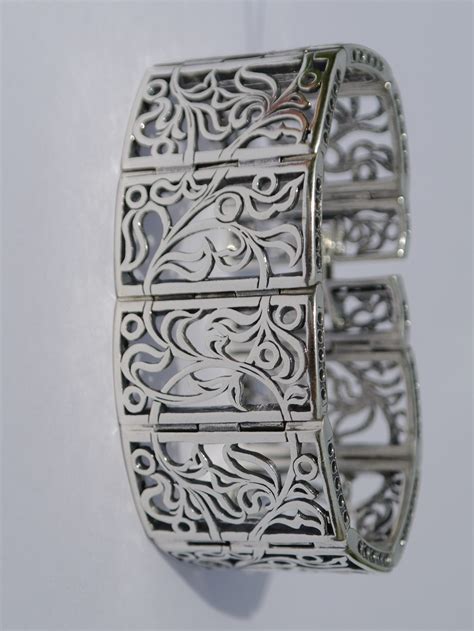 Серебряные браслеты без камней для женщин купить дешево в ювелирном ...