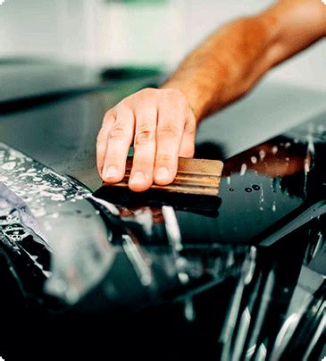 Защитная пленка на автомобиль от сколов, грязи и царапин в СПб