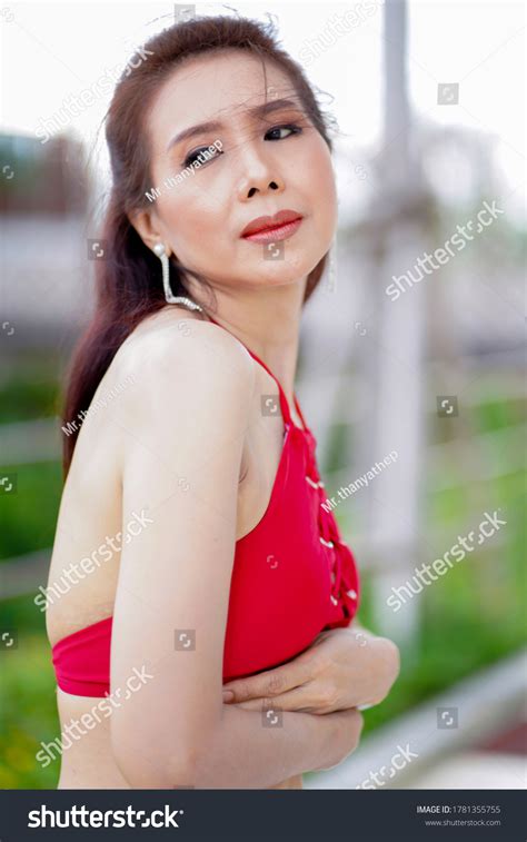 Closeup Beautiful Woman Model Red Bikini Stock Photo 1781355755 Shutterstock