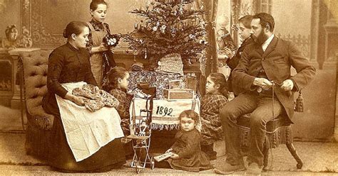 SAVE PHOTO: Oh Christmas Tree!: A History in Photos