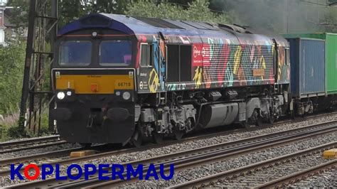 Class 66 London Transport Museum Livery With Containers Passes South