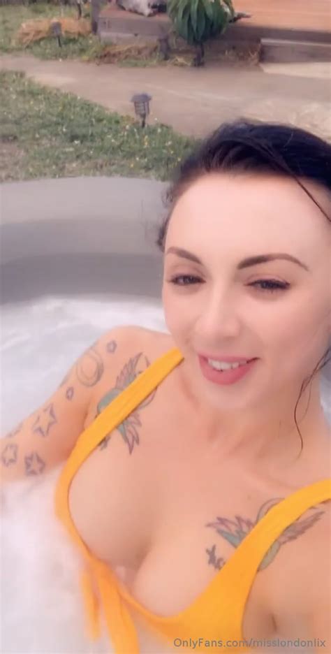 OnlyFans Presents London Lix In Hot Tubbin Porno Videos Hub