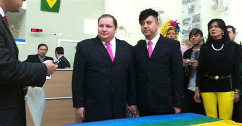 G1 Casal de SP busca certidão do primeiro casamento civil gay do país notícias em São Paulo