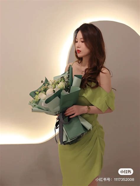 Cập nhật ngay 20 mẫu váy màu xanh bơ siêu hot trend cho hè 2025