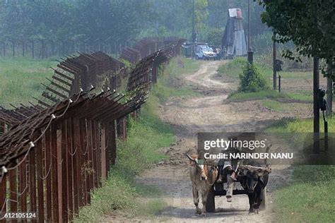 14 India Pakistan Border Chakri Stock Photos, High-Res Pictures, and ...