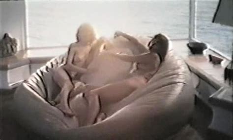 Naked Juliette Mayniel in Bestialità