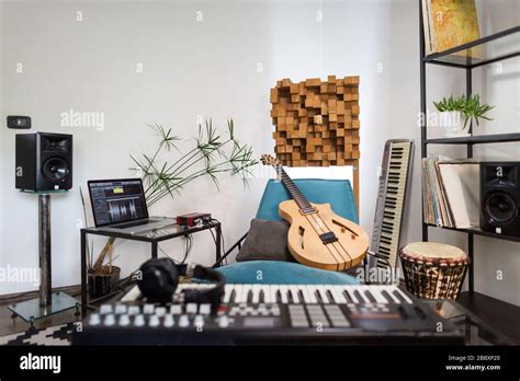 How To Set Up A Sound Recording Studio At Home Domestika Atelier Yuwa