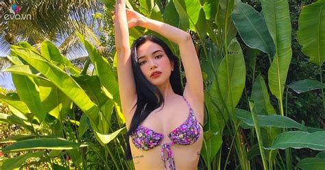 Nấm lùn sexy nhất Vbiz tạo hình bikini cánh bướm khoe body hot nhất ngày lễ
