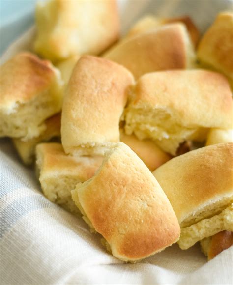 how long to cook dinner rolls in air fryer