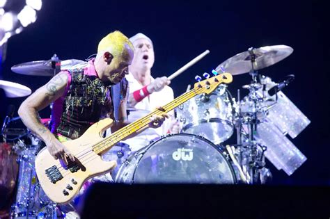 Reading Festival Red Hot Chili Peppers On The Main Stage On Saturday Berkshire Live