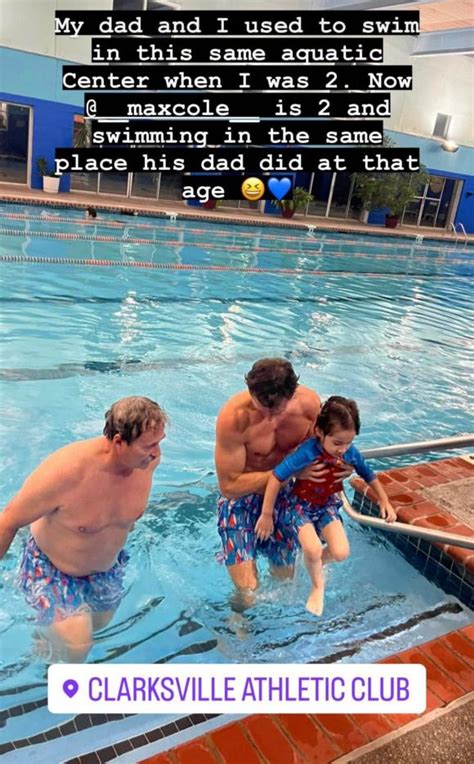 Chồng cũ Hoàng Oanh hào hứng khoe khoảnh khắc cực gợi cảm của vợ cũ khi diện bikini