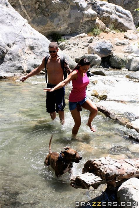 Busty Adventurous Pornstar Rachel Starr Goes Bungee Jumping Stark Naked CoedCherry