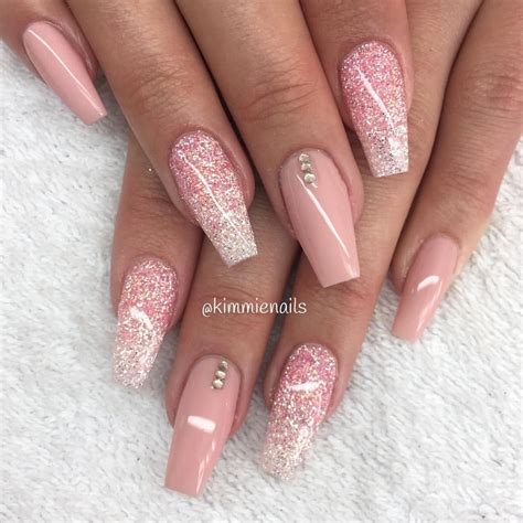 Nude Pink Glitterfade With Pink Diamond And Some Stones Naglar Nagelk R Nagelteknolog