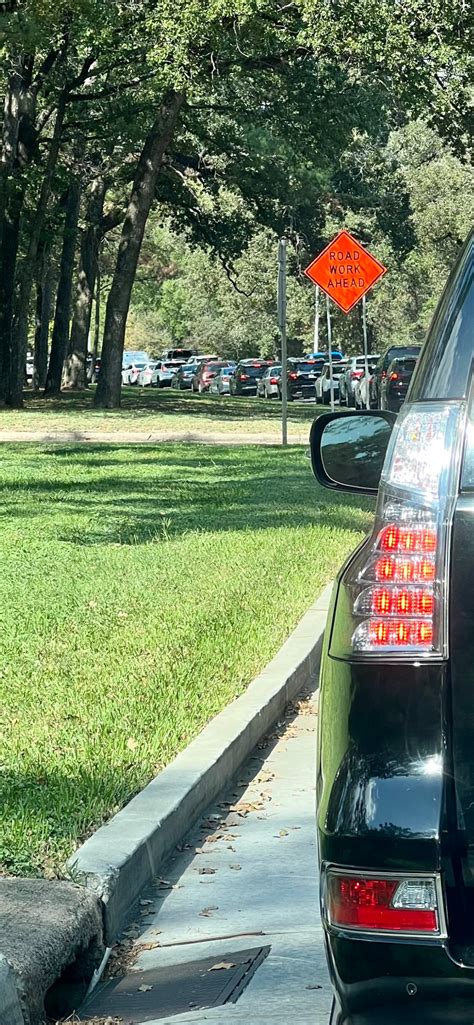 Dear gawd I loathe traveling Kingwood Drive!