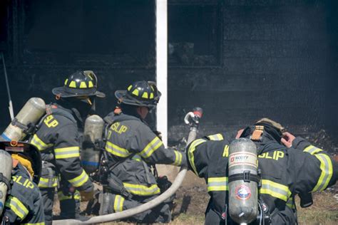 2 Ffs Injured At West Islip Residential Fire Fire News