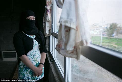 Yazidi Sex Slave Reveals How She Was Kidnapped And Sold Times To ISIS Jihadis Daily Mail Online
