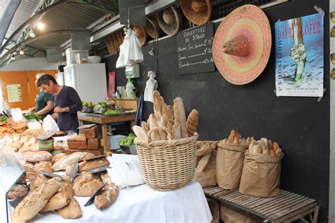 The crêpe seller at Le Marché des Enfants Rouges | bilbyandbear