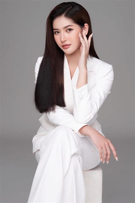 Profile cực xịn của những hot girl học bổng Đại học FPT Trường Đại