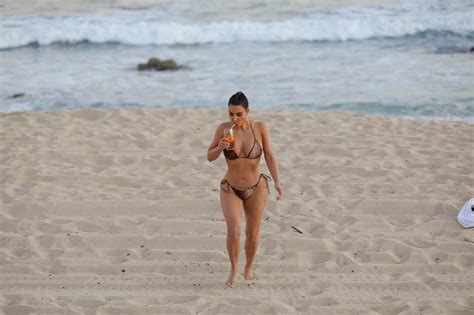Kim Kardashian Sexy Bikini Set Bts Photos The Fappening