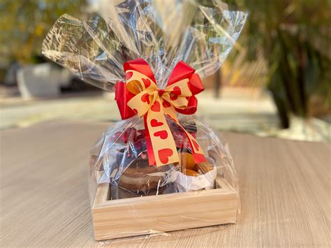 Mini Bolo Para Cesta De Café Da Manhã - Cesta café da manhã mini com bolo - Amor Embalado Confeitaria - Amor ...