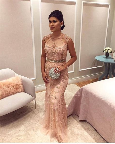 Vestido de Festa Nude Madrinha Longo Pedras próximo ao Encantado Aluguel e Venda de