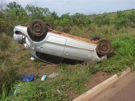 Carro Capota Na Ms E Fam Lia Fica Sem Socorro Por Mais De Horas