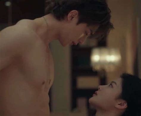 Hậu trường cảnh nóng táo bạo trong phim Hàn hot nhất hiện tại