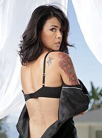 Phoenix Marie And Dana Vespoli Fucking Like There S No Tomorrow Milf Fox