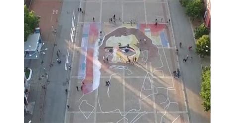 Художници нарисуваха огромен портрет на Майстора в Кюстендил (видео)