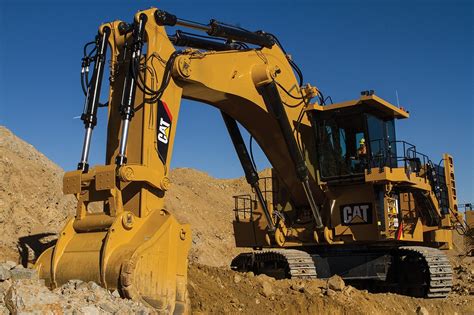 Caterpillar Unveils Two Piece Bucket For Hydraulic Mining Shovels
