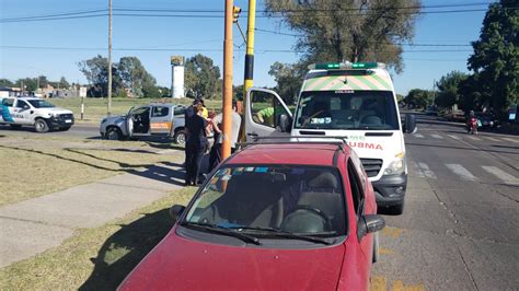 Hospitalizan a un hombre que sufrió heridas en un choque De La Bahia