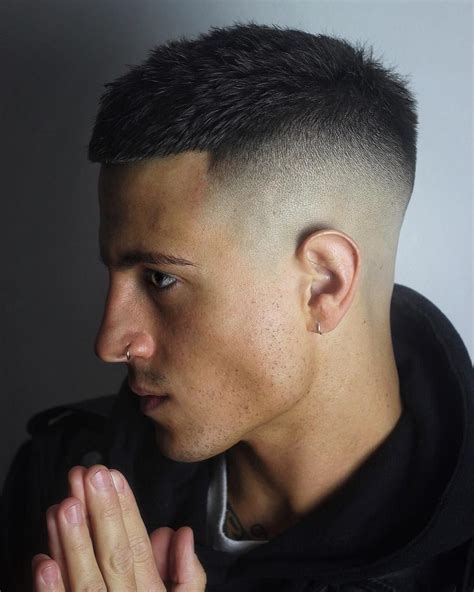 Стрижки с короткими боками (41 фото) - картинки modnica.club