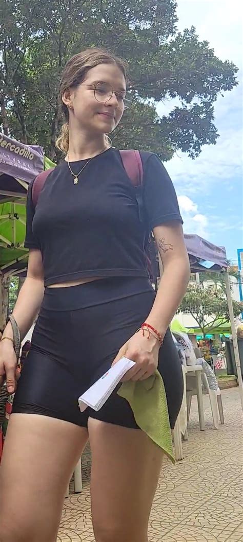 Beautiful Big Colombian Babe Spandex Leggings Yoga Pants Forum