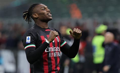 Champions League Milan Leao In Gruppo Recuperano Anche Messias E Krunic