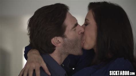 Hitchhikers Liz Jordan And Tyler Cruise Fucks Hot Big Tits MILF Reagan Foxx Swedish