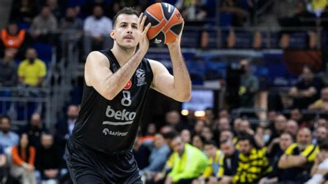 Fenerbahçe Beko nun eski yıldızı Nemanja Bjelica basketbolu bıraktı