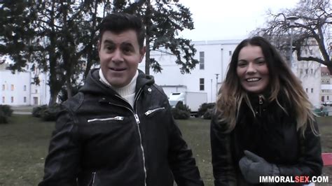 Babe Creampied In Show