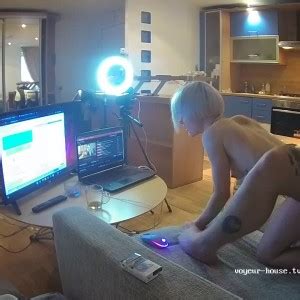 Voyeur House Kelly Dexter And Kamelia Naked Fun Aug