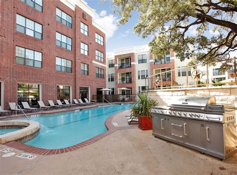 Luxury Apartments In Austin Tx At Amli Eastside Austin Apartment