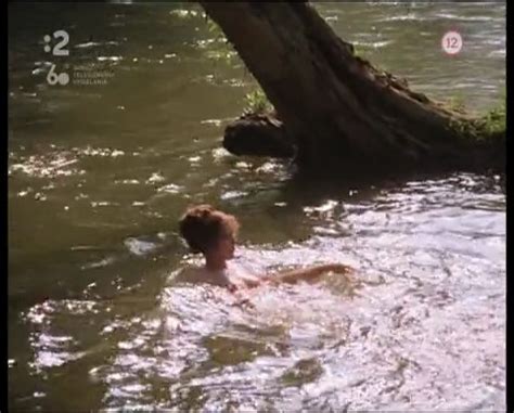 Naked Jana Alnerov Zvar Kov In Elisabeth S Courtyard