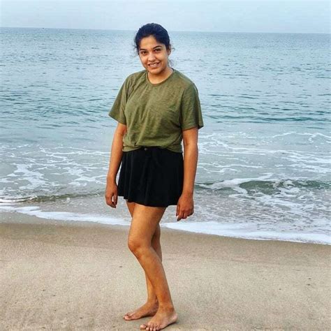 9 Hot Sexy Archana Kavi Bikini Pics