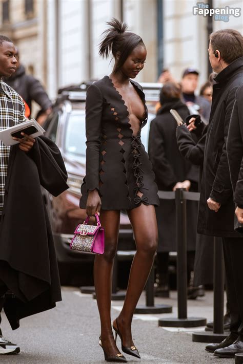Adut Akech Flashes Her Nude Tit In Paris 1 Photo OnlyFans Leaked Nudes