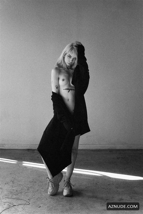 Schanae Jellick Shows Her Tattooed Nude Tits Ass And Pussy In A New B W Photoshoot By