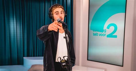 Video: Maksim zingt 'Blote voeten' | Lees | radio2