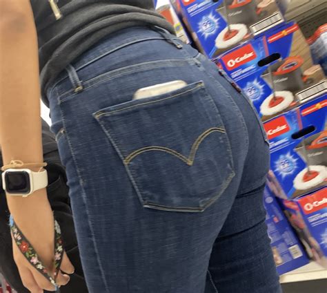 Hot Booty In Tight Jeans Closeup Tight Jeans Forum