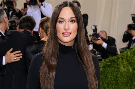 Kacey Musgraves Finally Explained Her Decision To Play In The Nude On