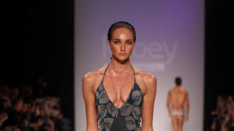 Smokin Hot Beach Looks From Down Undah