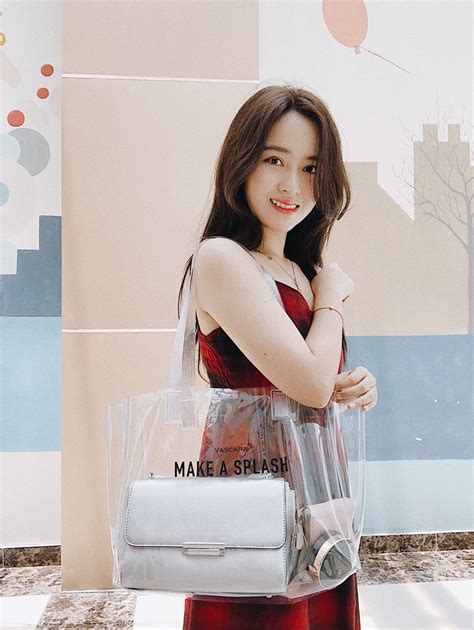 Chiếc túi nào đang khiến các hot girl Instagram Việt phát cuồng trong mùa Summer Fall 2018