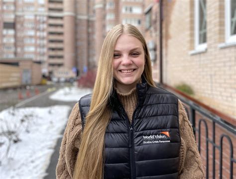 Faced with missile strikes and power cuts, this Ukrainian humanitarian