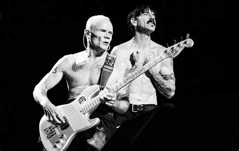 Red Hot Chili Peppers live in Barcelona: funk-rockers still having a ball